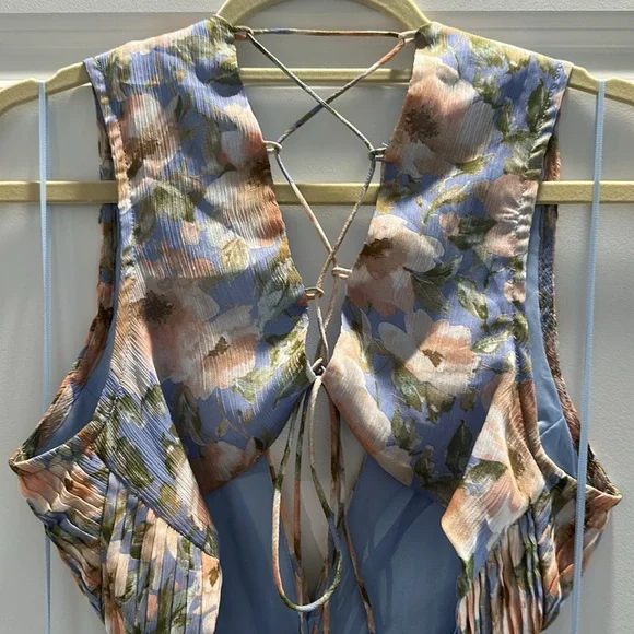 ASTR the Label Noya Floral Maxi Dress in Iris Blue Blush - Picture 10 of 12